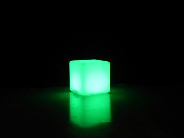 7even LED Design Cube 30 / LED Leucht Sitzwürfel / In und Outdoor / Akku und IR-Fernbedienung, 30cm