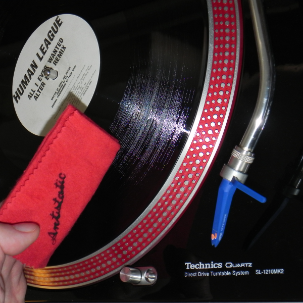 7even Professionelles DJ & Hifi Reinigungsset inklusive Schallplatten, CD und DVD Reiniger